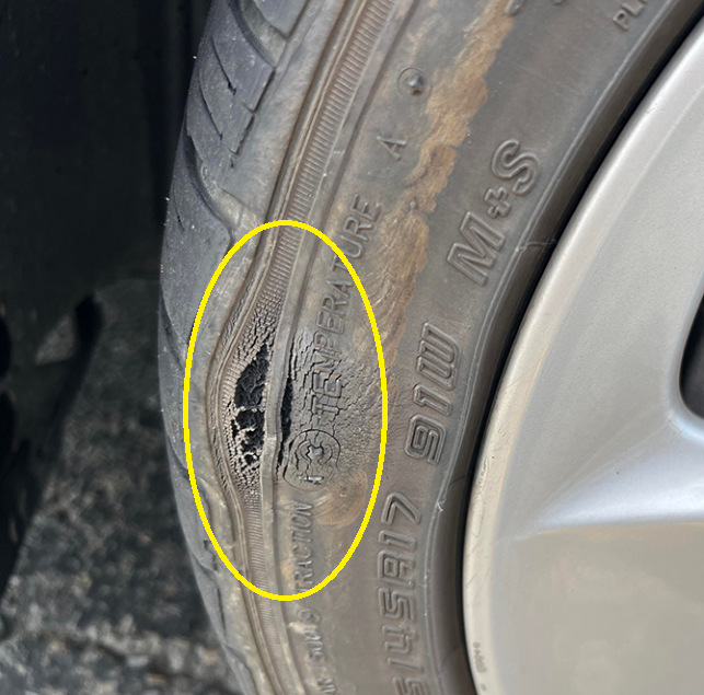 tire showing defect at side wall